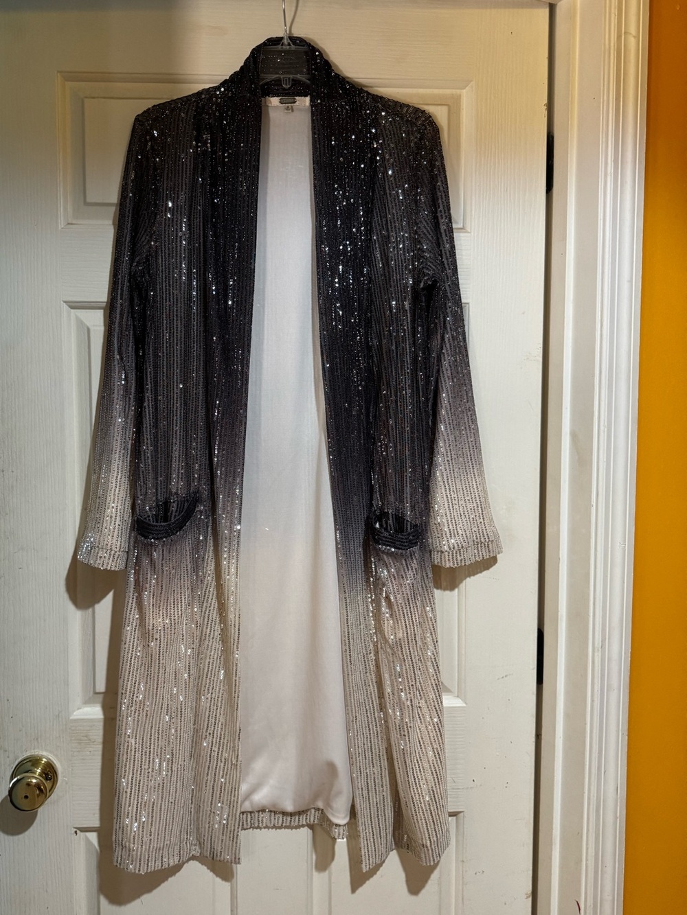 gimmicks by BKE Black to Cream Sequin Ombre Duster